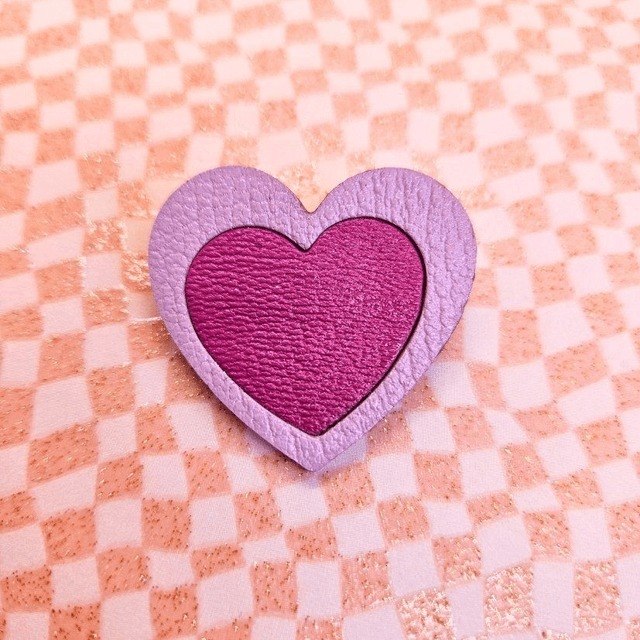 Broche en cuir "Sweetheart"