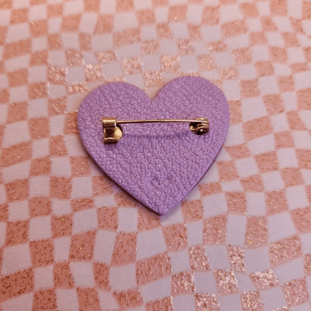 Broche en cuir "Sweetheart"