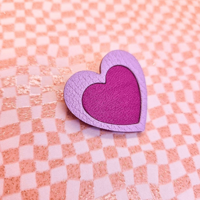 Broche en cuir "Sweetheart"